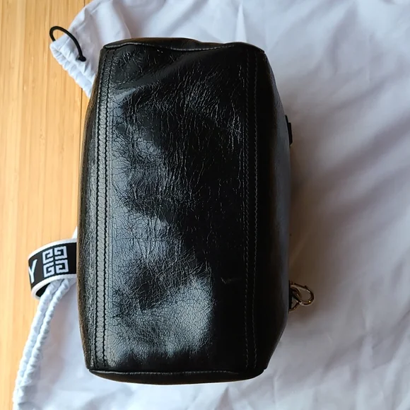 TRADED * Givenchy Crackled Patent 4G Small Pandora Black - Picture 2 of 13